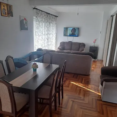 Boki Apartment *